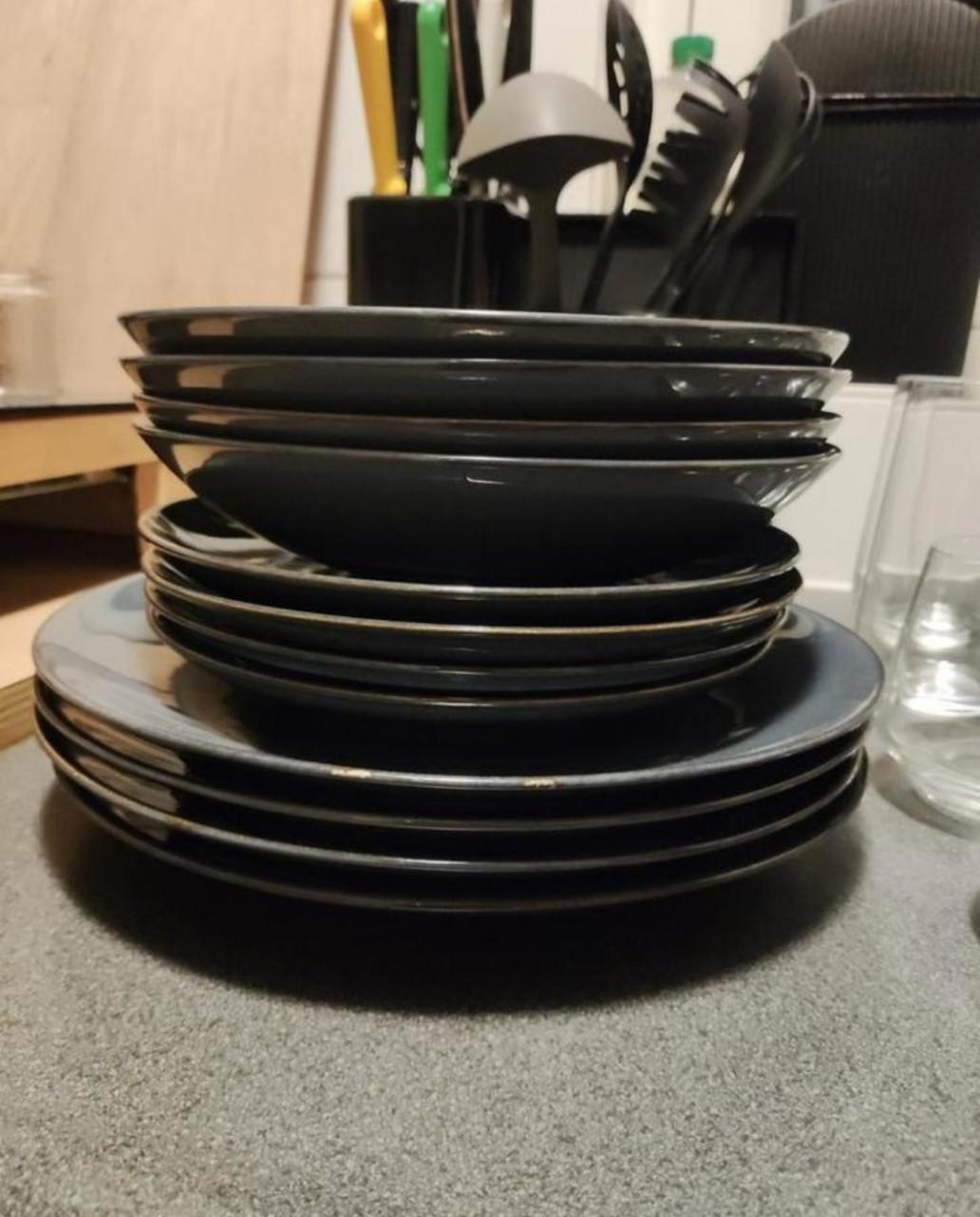 Servies voor 4 personen incl longdrink- en waterglazen