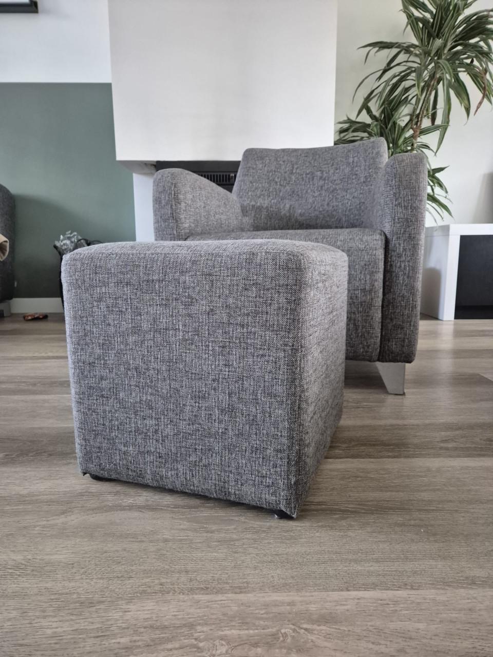 Bank en stoelen te koop. Incl. hocker