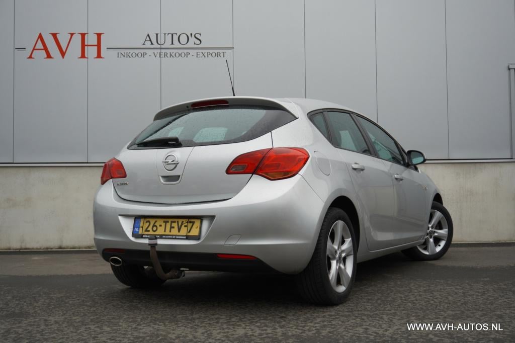 Opel Astra 1.4 turbo edition