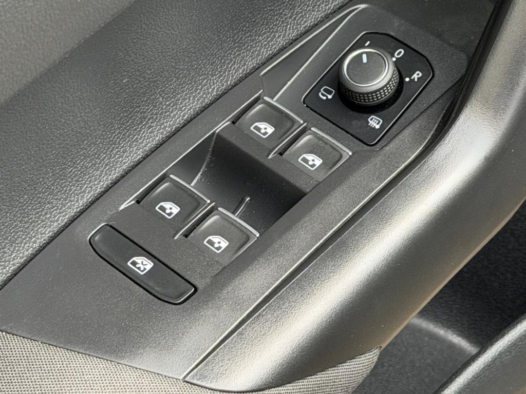 Volkswagen Polo 1.0 tsi r-line | iq light | led gril | climate | carplay | 