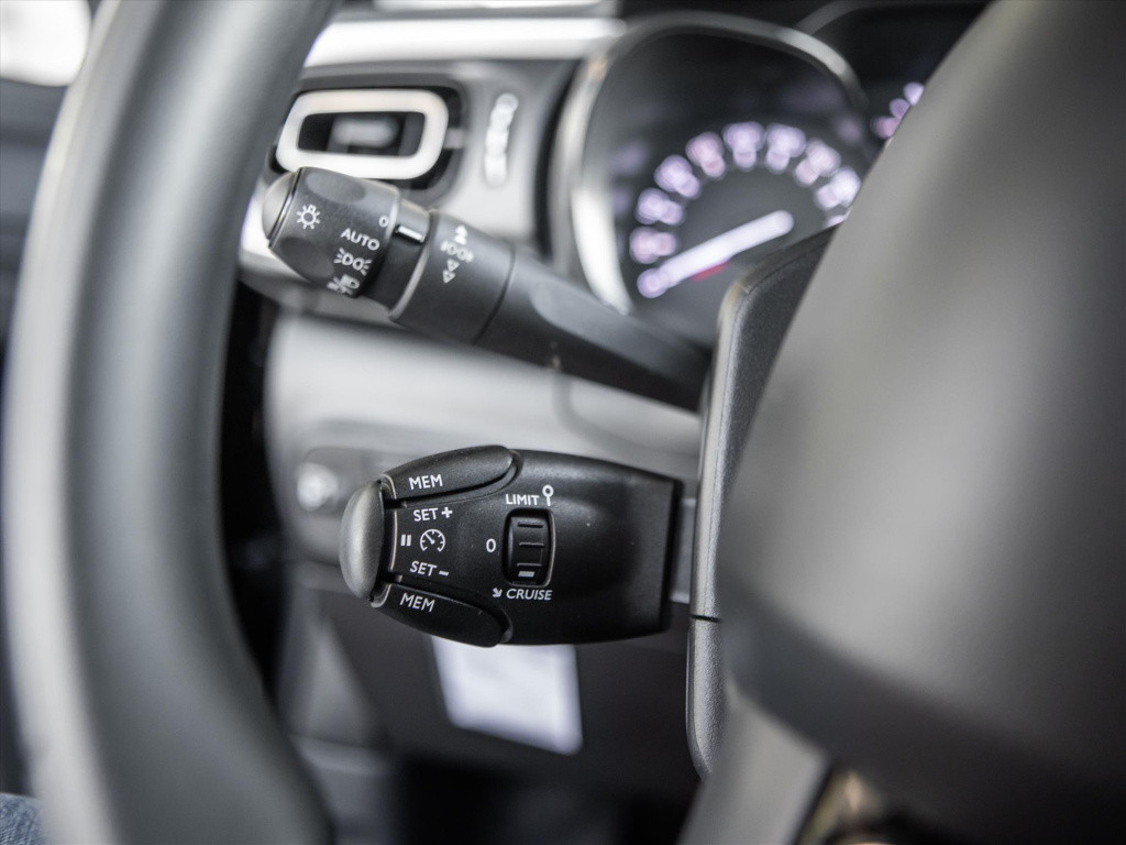 Citroen C3 1.2 puretech 83pk shine | stoelverwarming | carplay | park. sens