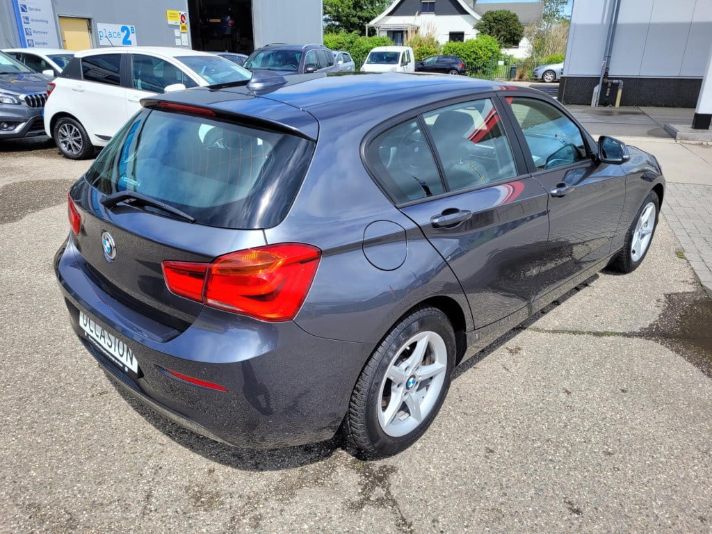 BMW 1 Serie 116i executive advantage . navi climate pdc lm velgen led stoel