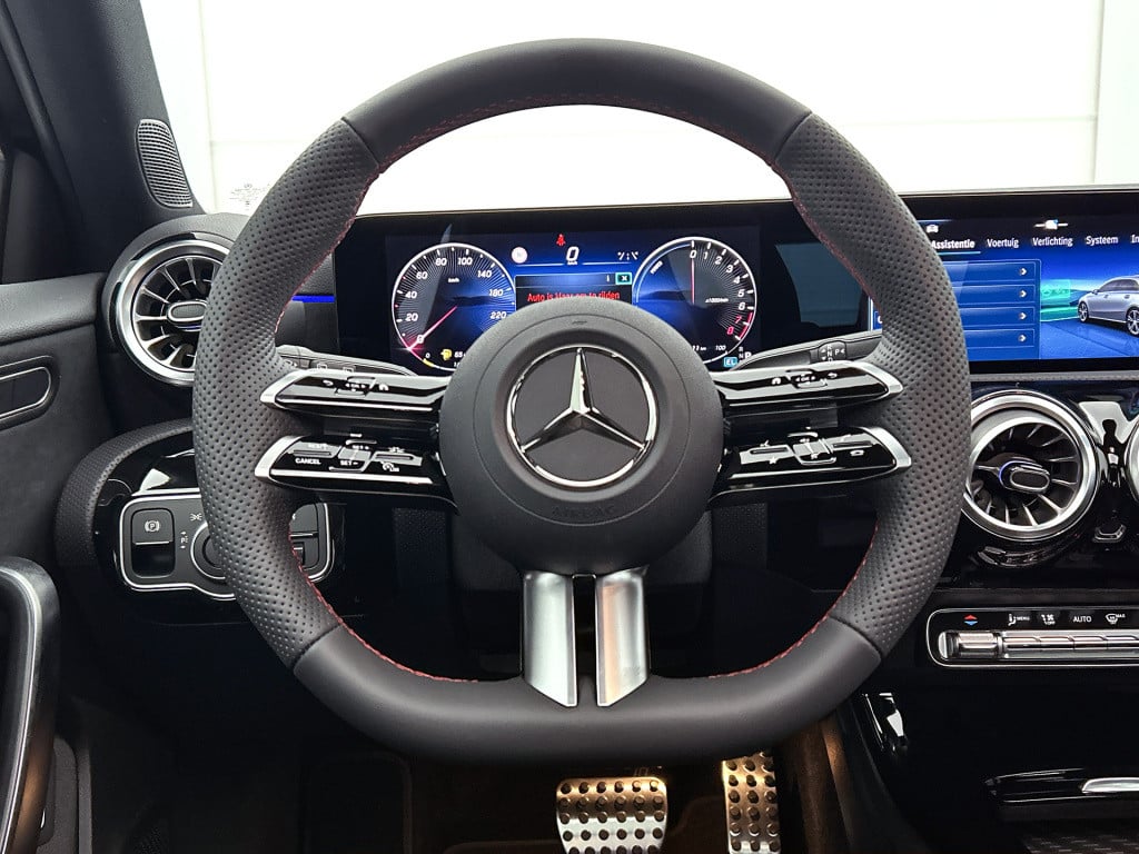 Mercedes-Benz A-Klasse 250 e business solution amg | parkeerpakket met acht