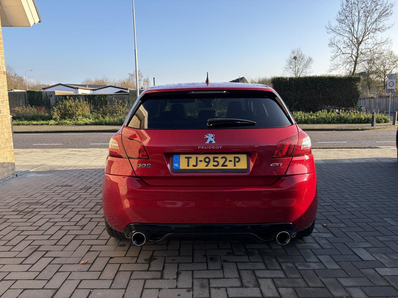 Peugeot 308 1.6e-thp GTI Sport Peugeot 308 1.6e-thp GTI Sport 270pk