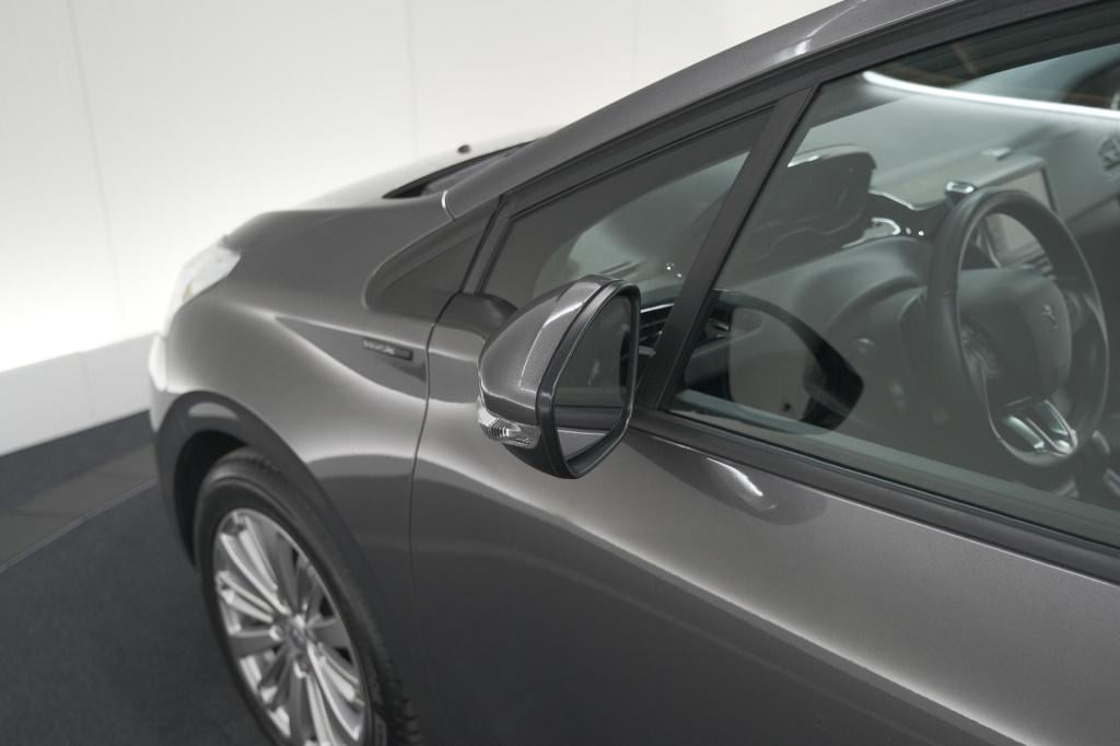 Peugeot 208 puretech 82 signature | apple carplay | parkeersensoren | navig