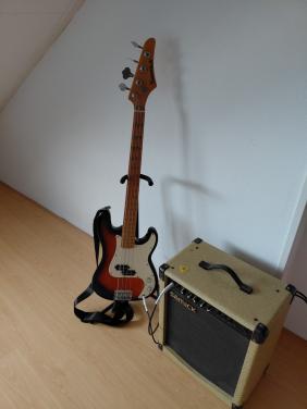 Samick basgitaar met versterker