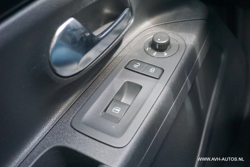 Volkswagen UP! 1.0 move up!