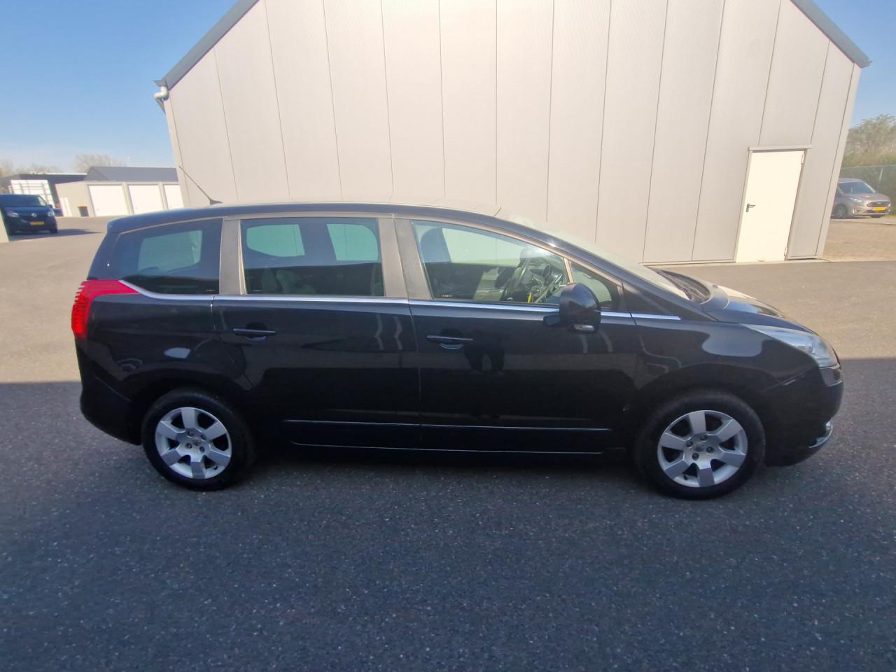 Peugeot 5008 1.6 VTi Blue Lease 5p.