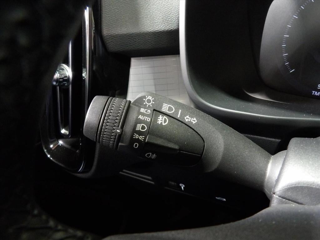 Volvo XC40 t3 163pk geartronic momentum pro