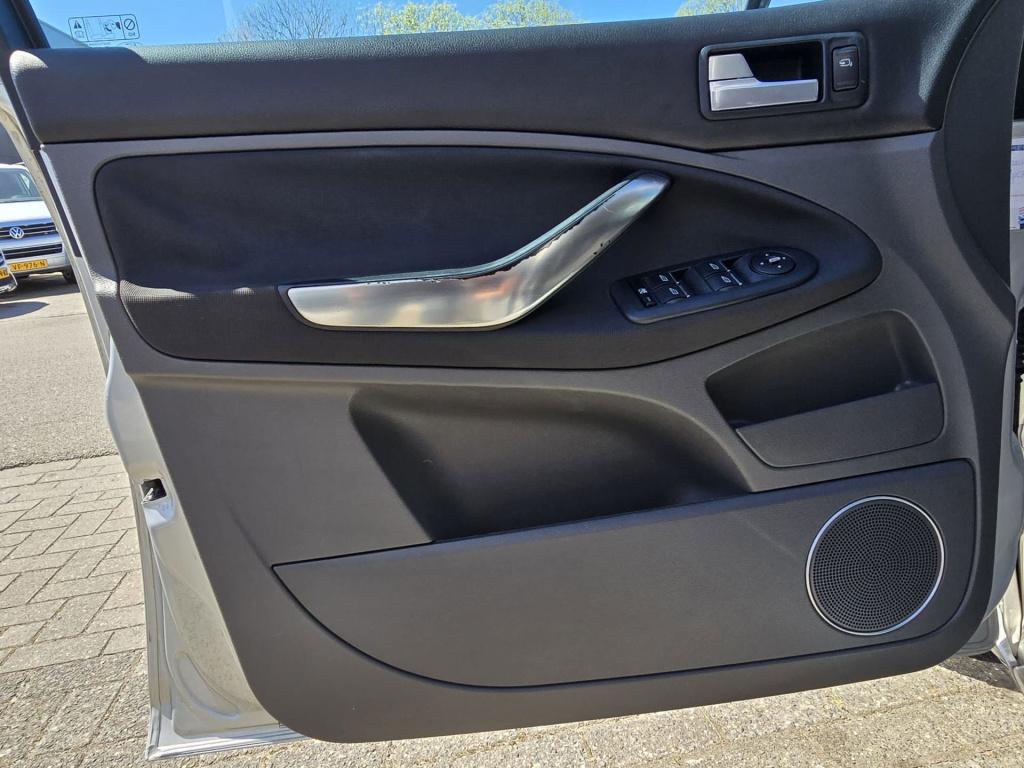 Ford C-max 1.8-16v titanium flexifuel