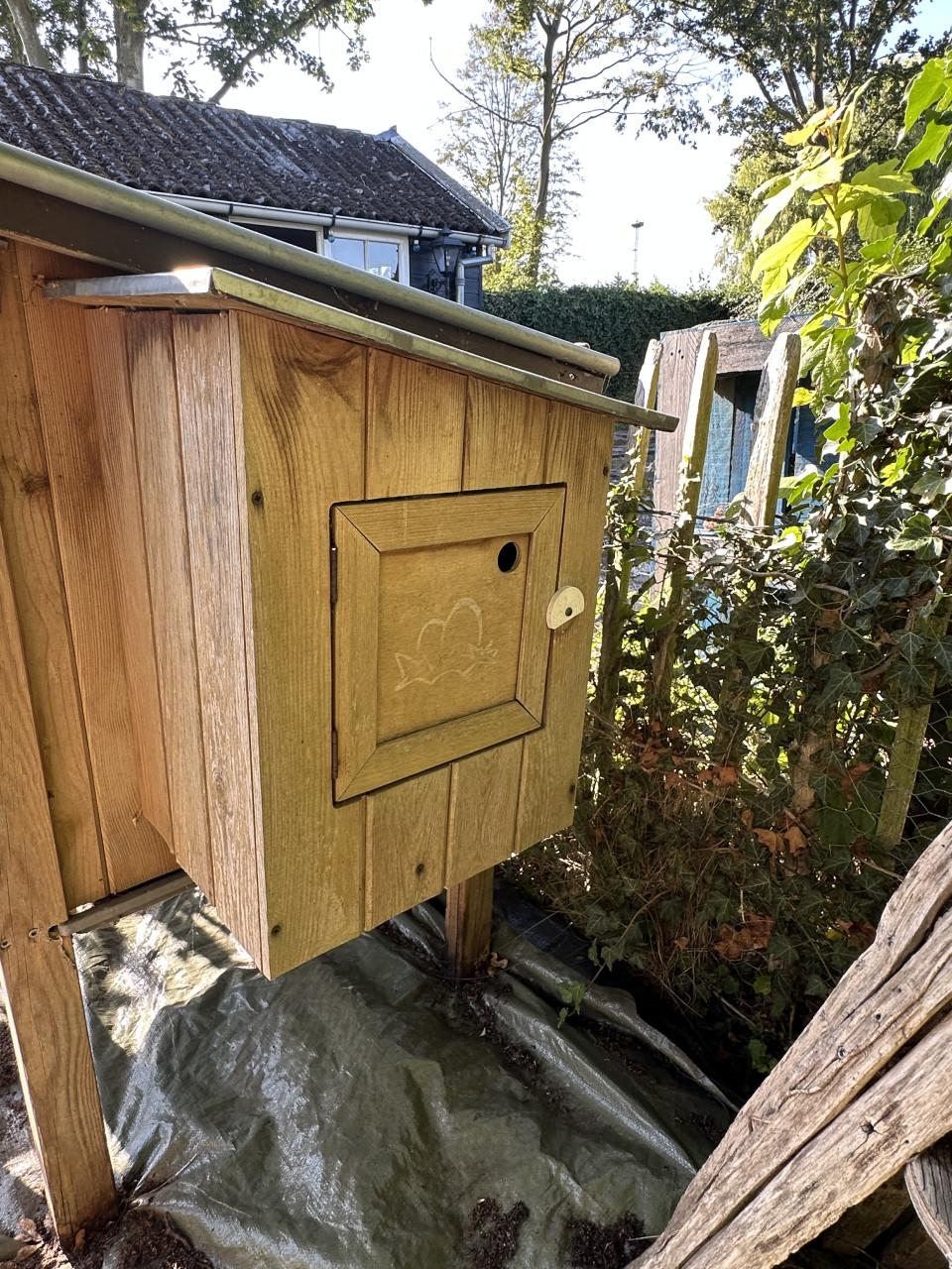 🐔 Kippenhok met zinken dak en legnest €95