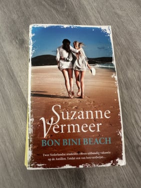 Boek Bon Bini Beach Suzanne Vermeer