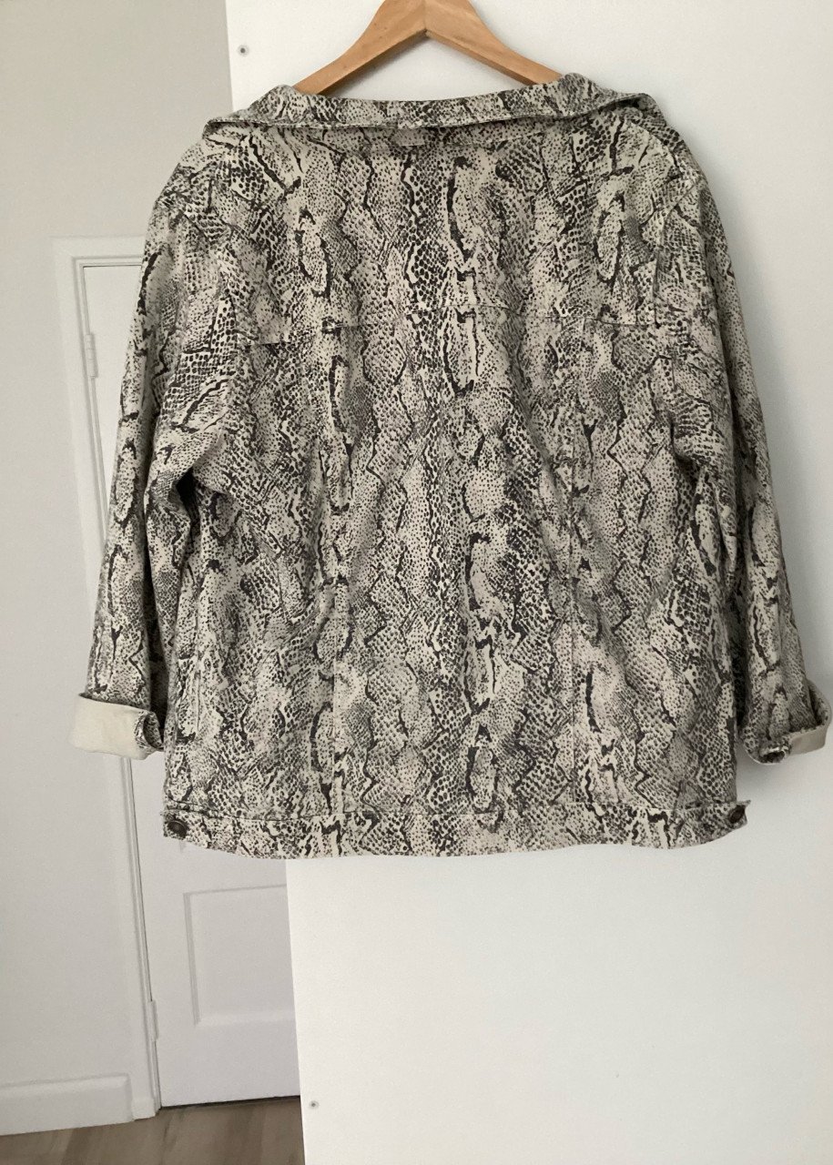 Jeans jasje costes maat l maar kan ook voor xl stretch leuke print zgan