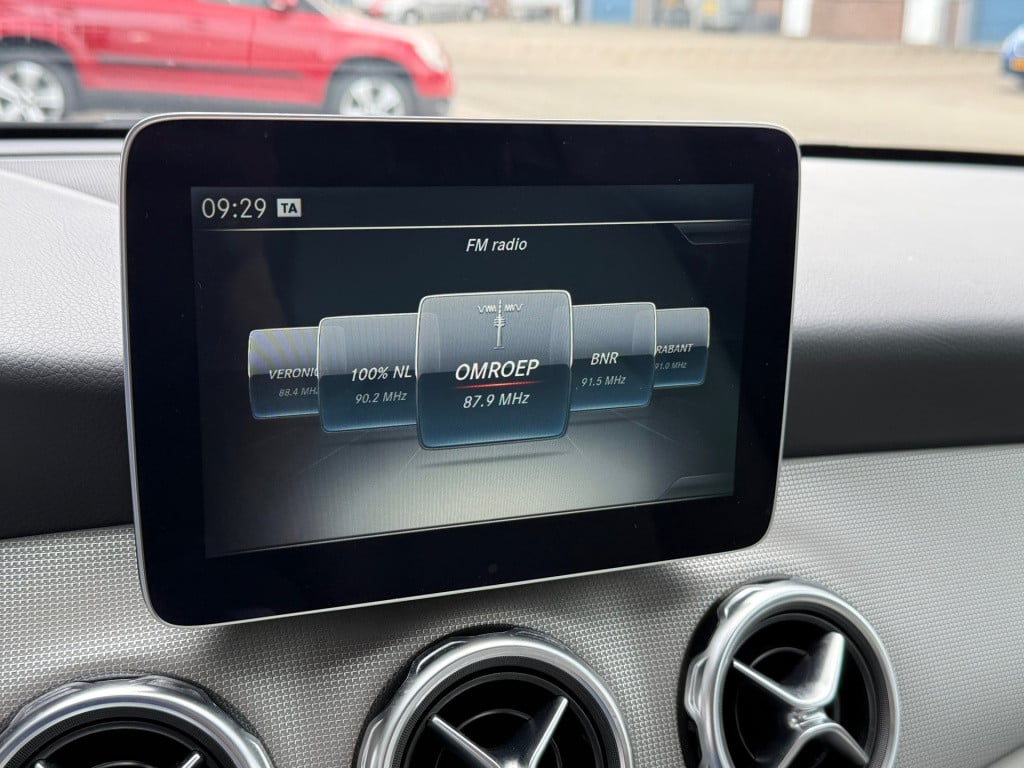 Mercedes-Benz Gla-klasse 180 premium plus