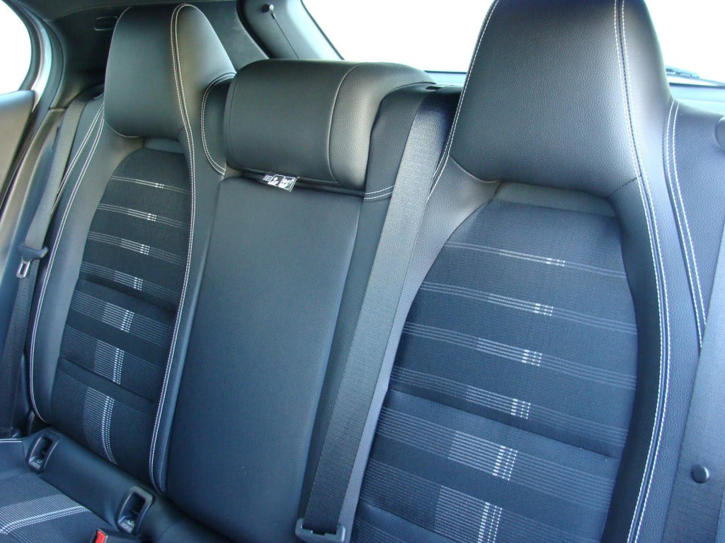 Mercedes-Benz Gla-klasse 180 premium urban