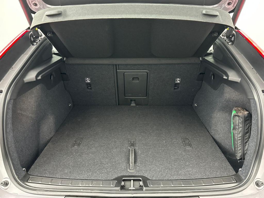 Volvo Ec40 extended range plus dark