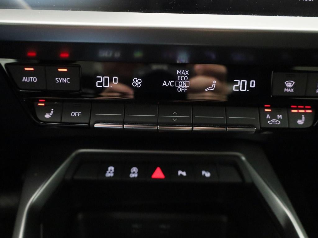 Audi A3 limousine 30 tfsi s edition | automaat | navigatie | vlak stuur | c