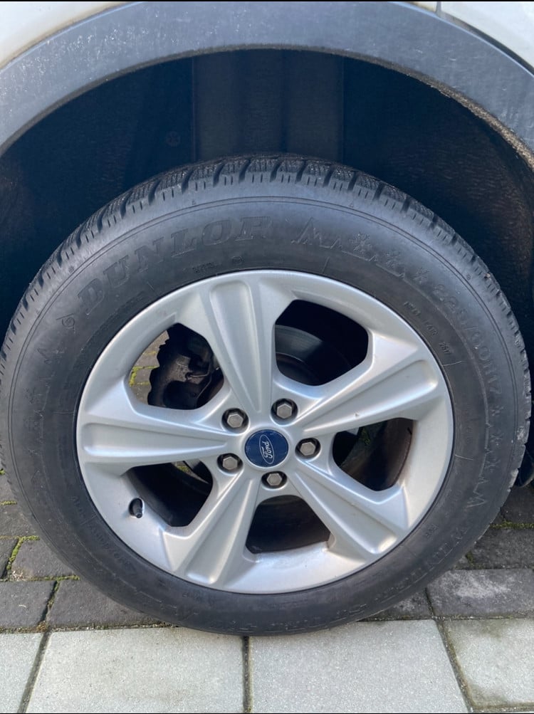 Winterbanden Ford Kuga Dunlop Energi 225/60R17