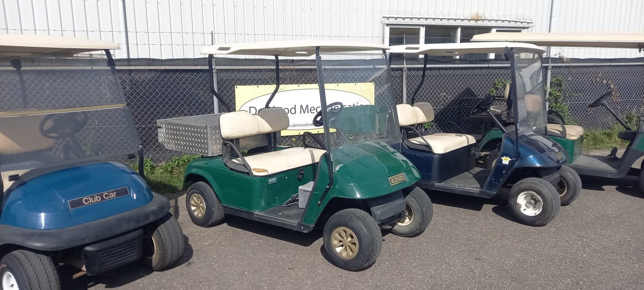 4 x Golfkar met laadbak.
