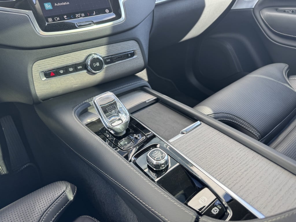 Volvo XC90 t8 455pk recharge ultra dark| full options!! b&w | luchtvering