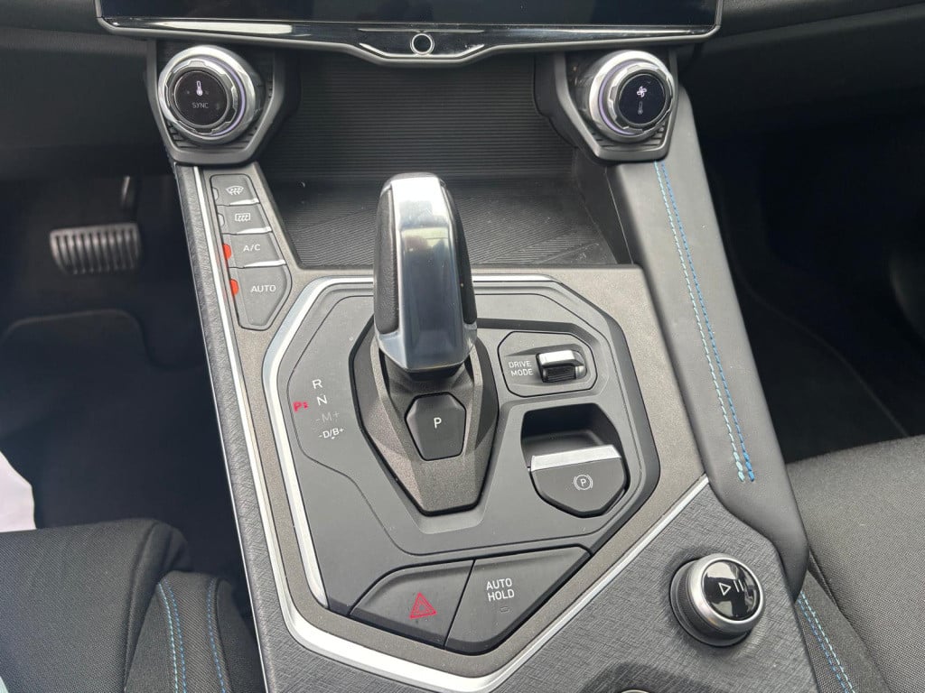 Lynk & Co 01 1.5 261pk, pano, 360gr camera, adaptive cc, carplay