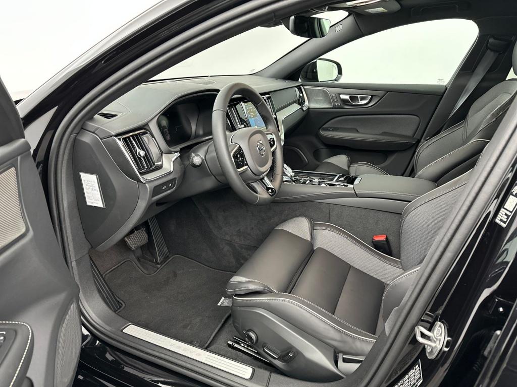 Volvo V60 t8 awd gt ultra dark performance edition