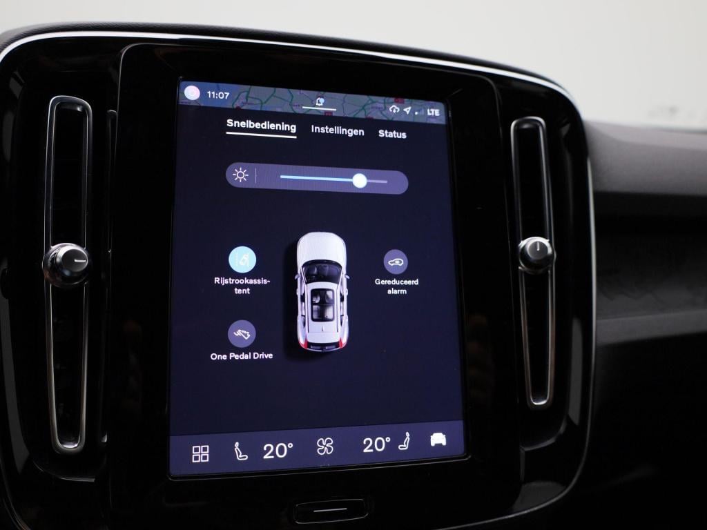 Volvo XC40 recharge core | automaat | navigatie | apple carplay / android a