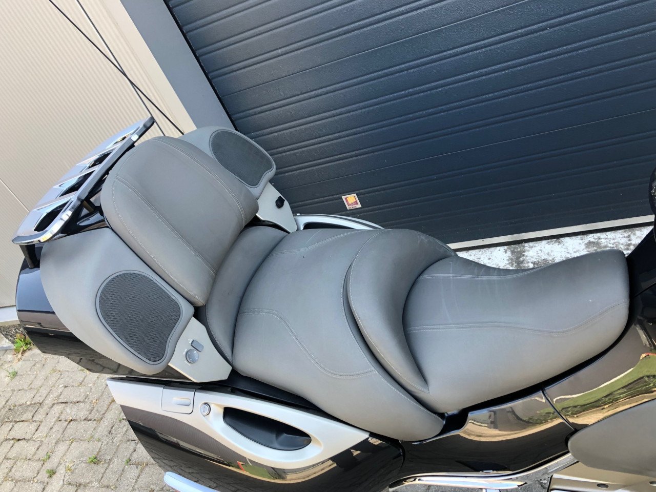 BMW K1200LT, 2006, slechts 37461 km, chroompakket, elek middenbok, €4995,-