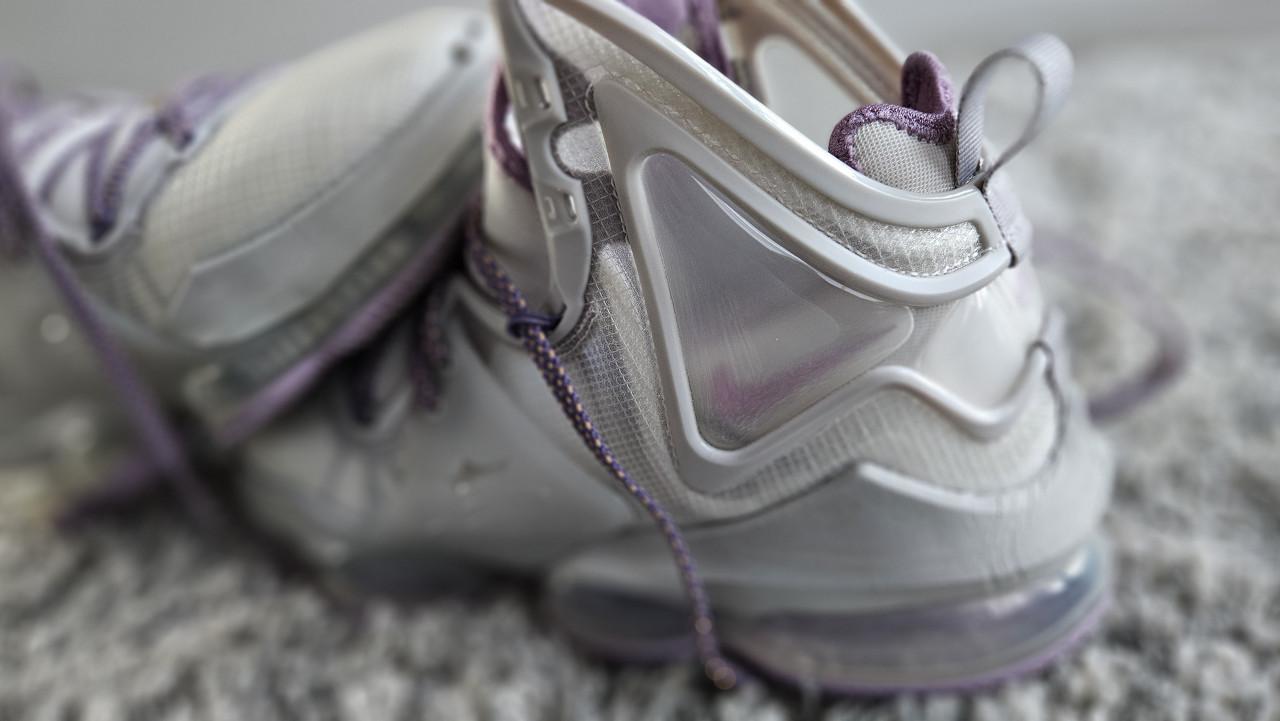 Nike LeBron 19 Space Jam - Maat 42.5