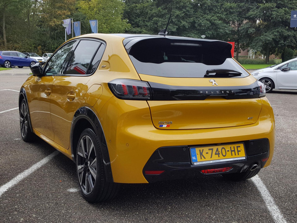 Peugeot 208 gt 1.2 puretech 100pk (vol)automaat (eat8) | navigatie 3d cockp