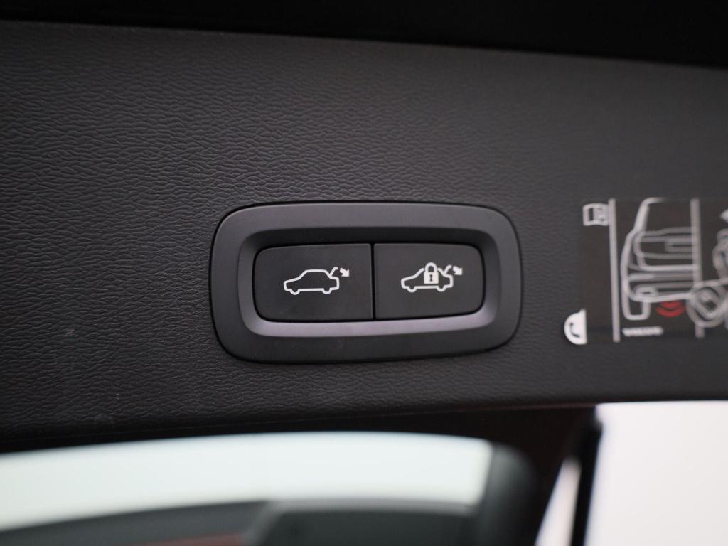 Volvo XC40 1.5 t4 recharge inscription expression | automaat | leder |  pan