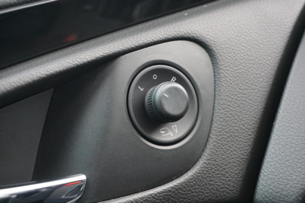 Opel Insignia 1.6 t sport climate / navi / cruise / leder / parkeers. / sto