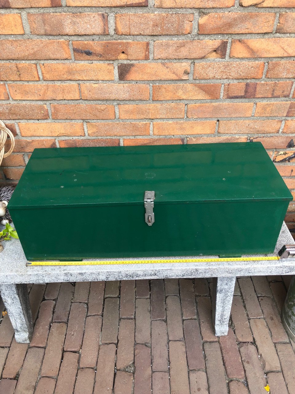 Groene houten kist.