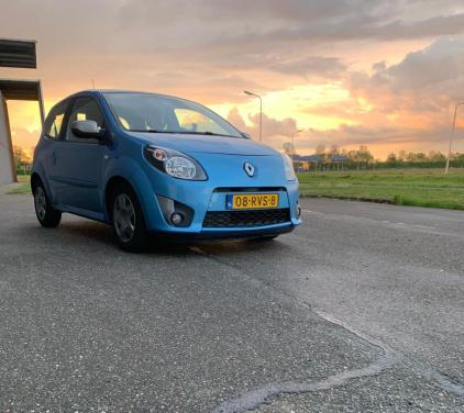 Mooie blauwe Renault Twingo!
