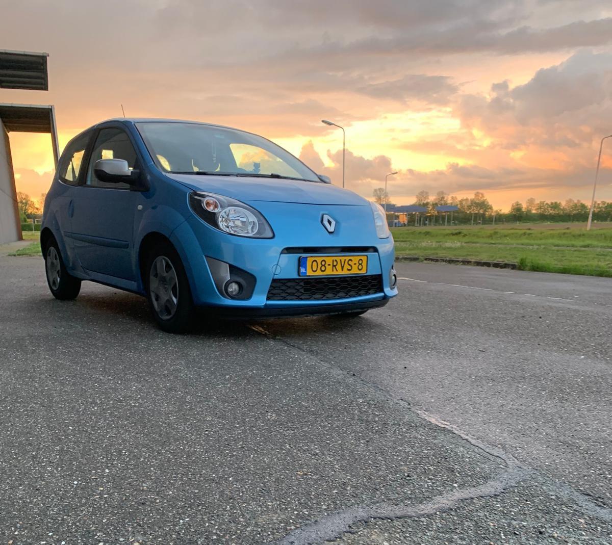 Mooie blauwe Renault Twingo!