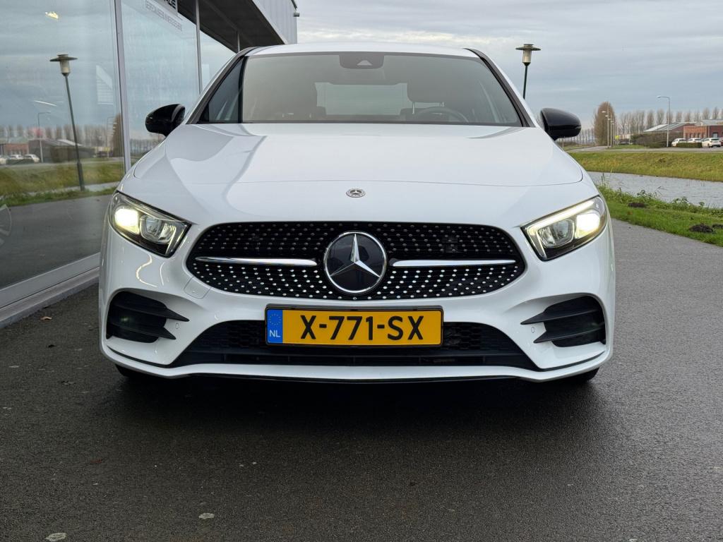 Mercedes-Benz A-Klasse 200 amg line night- pakket automaat , sfeer verlicht