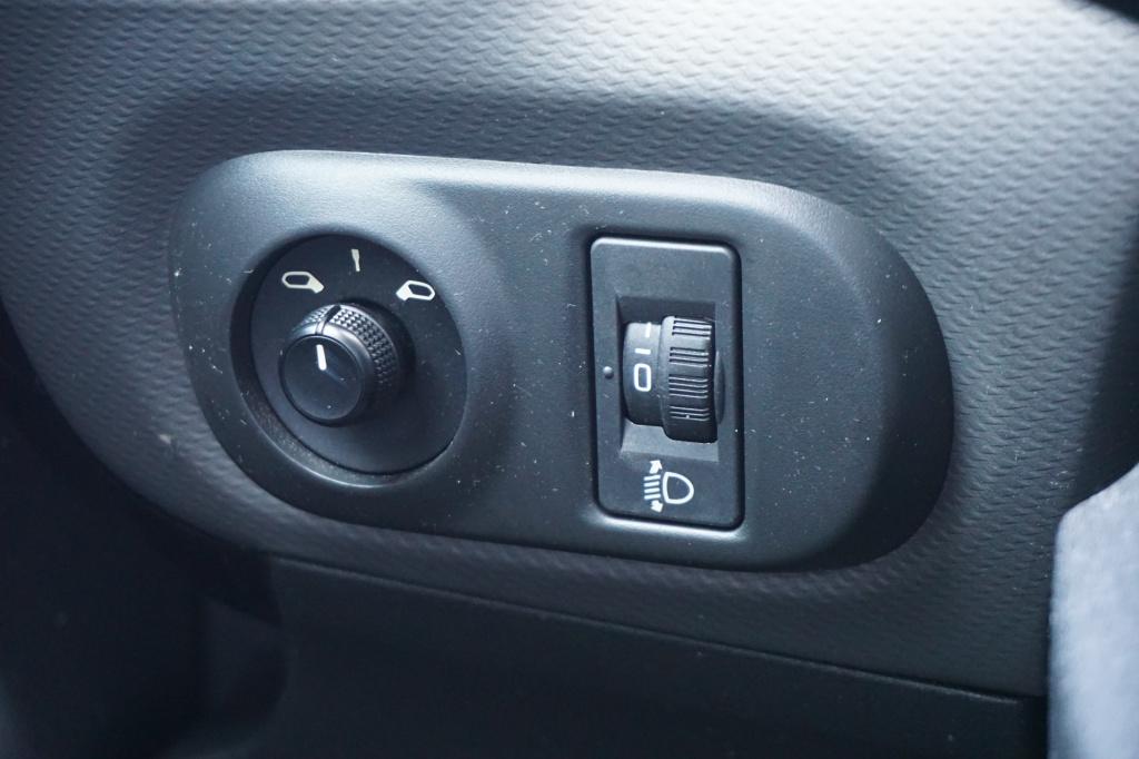 Citroen C4 Cactus 1.2 vti shine climate / navi / cruise / camera / pano / p