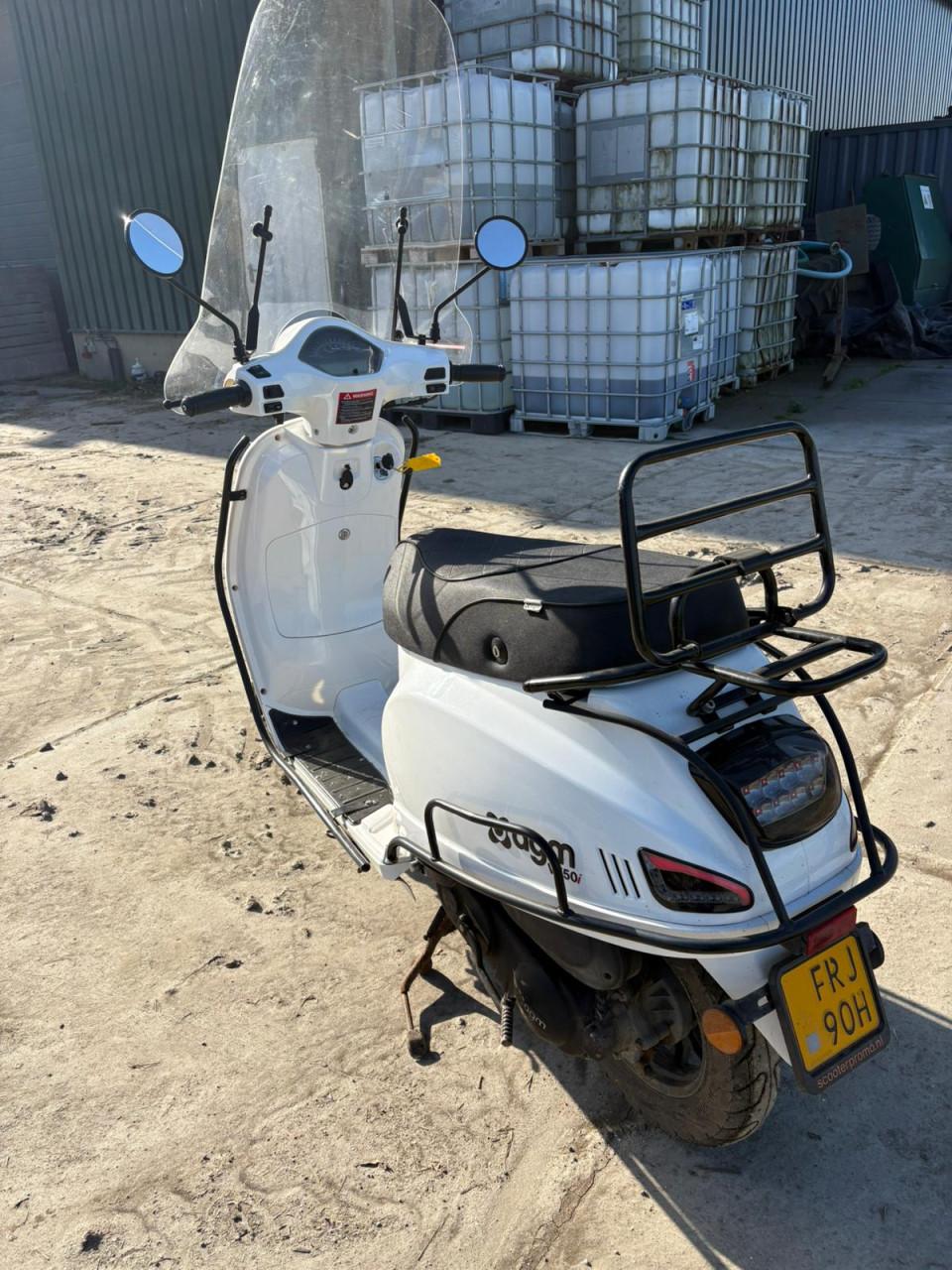Scooter AGM VX50i