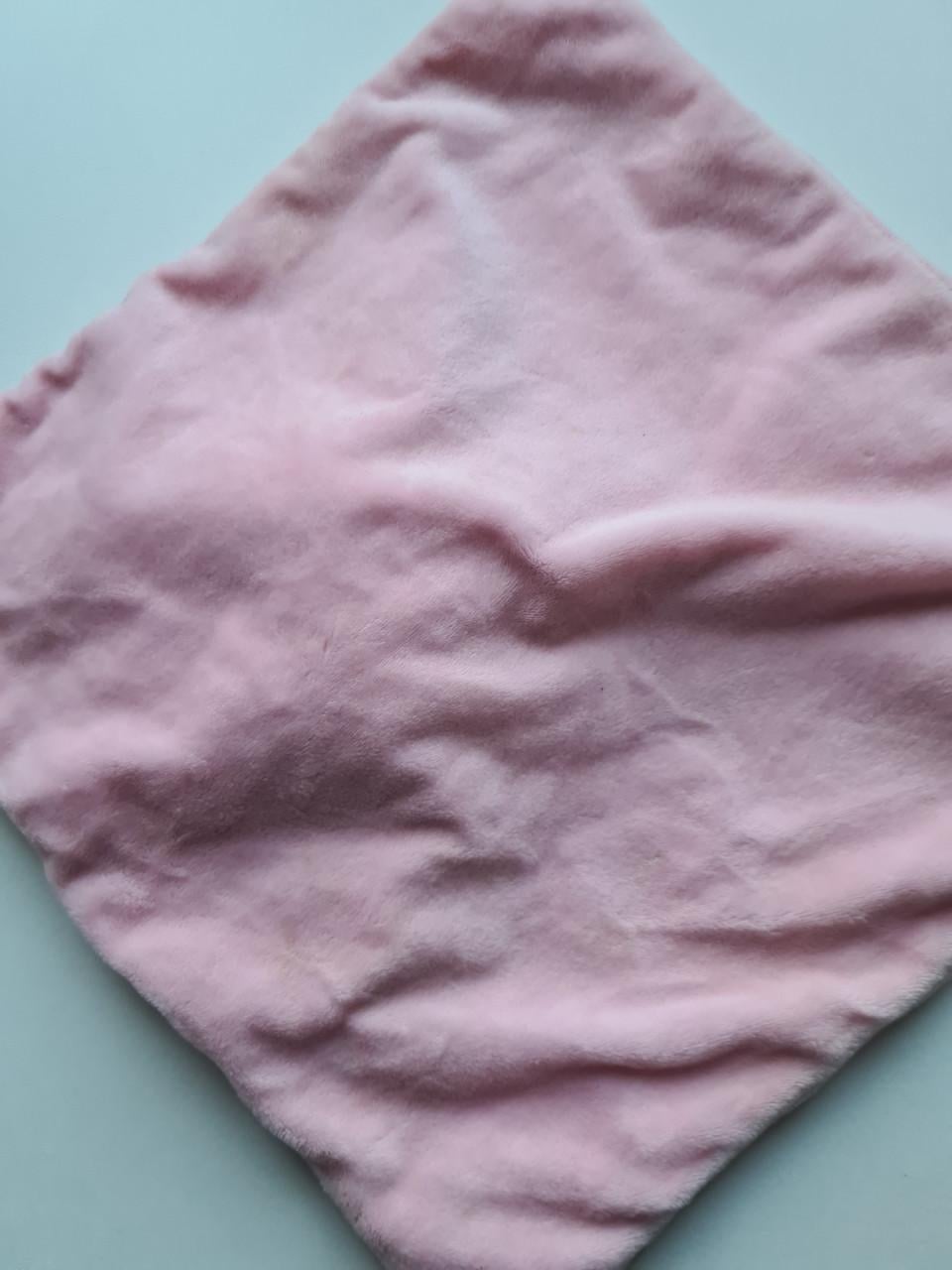 Prénatal knuffeldoekje met een roze hartvorm is een zacht doekje