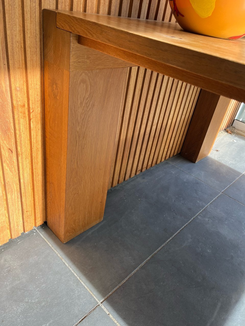 Grote massief houten eettafel