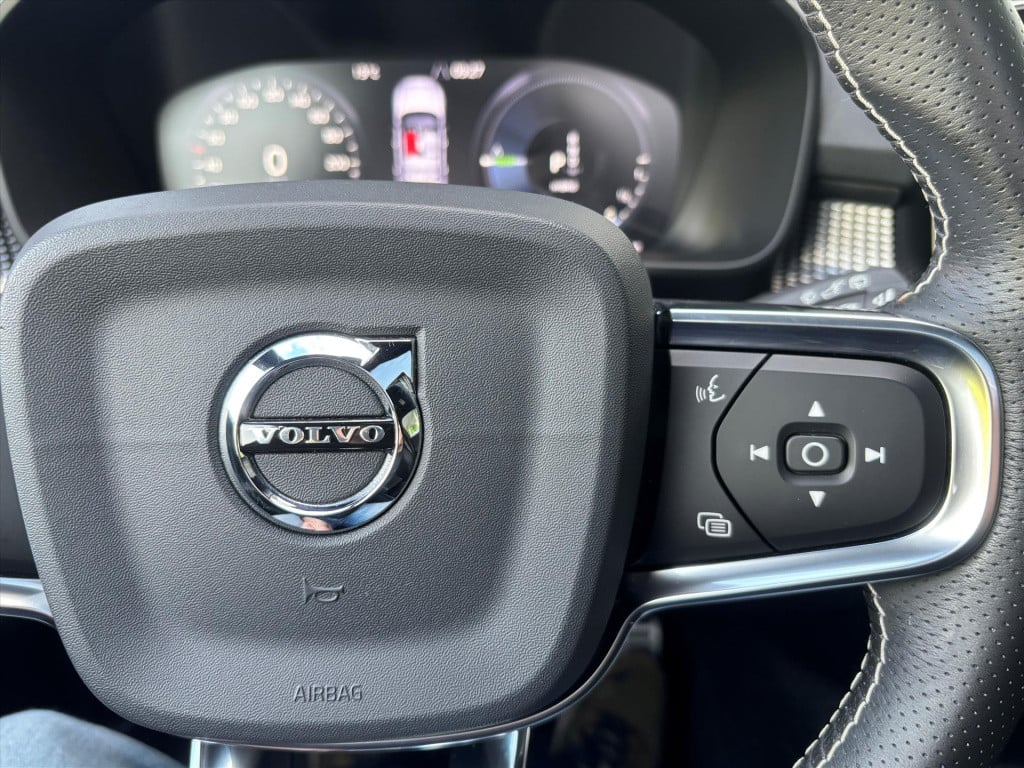 Volvo XC40 1.5 t5 recharge r-design|bliss|panoramadak|memorystoelen|stuur-s