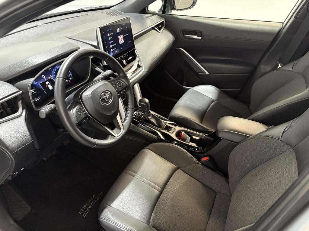 Toyota Corolla Cross 2.0 hp hybrid first edition