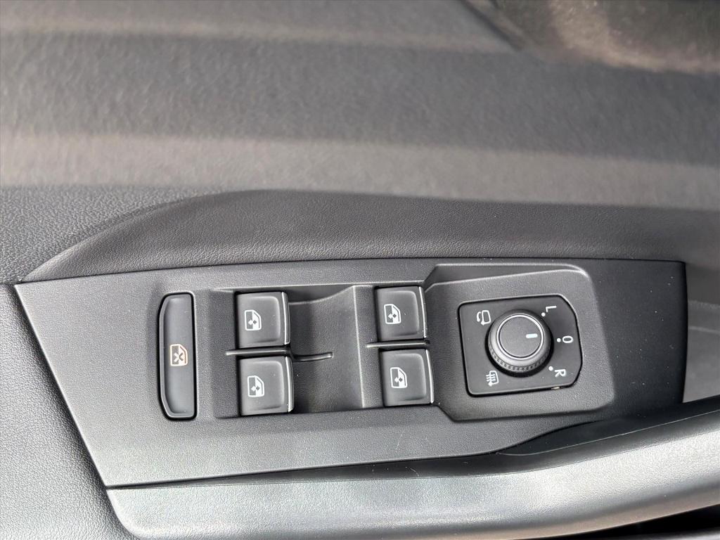 Volkswagen T-cross 1.5 tsi 150pk dsg-7 r-line|black style| dodehoek| navi|t