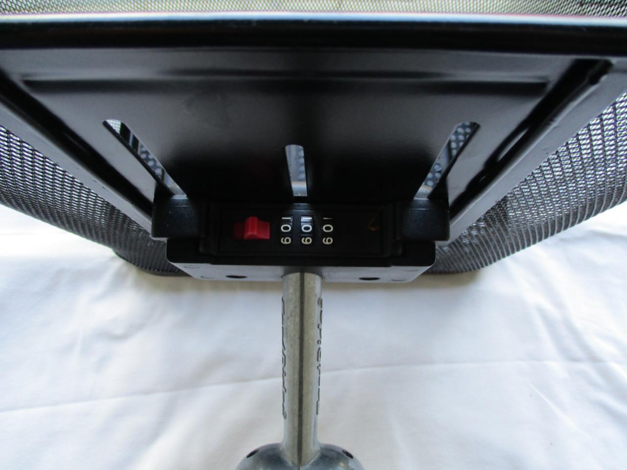 Zgan grote afneembare mand met cijferslot voor stuurbevestiging .