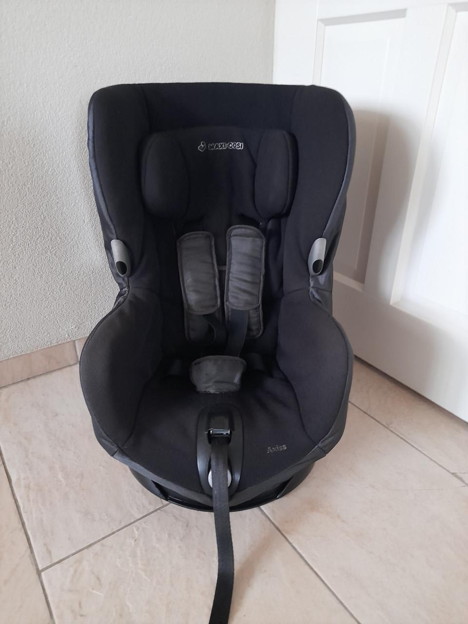 Maxi cosi Axiss  draaibaar 9 / 18 kg  in goede nette staat )