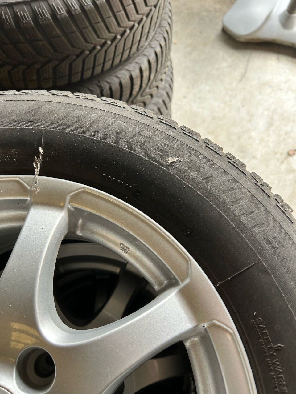 KIA SPORTAGE VELGEN - BRIDGESTONE BLIZZAK BANDEN