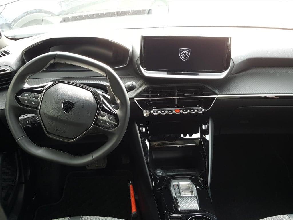 Peugeot 2008 1.2 puretech 130pk allure | navi | bt | applecarplay&androidau