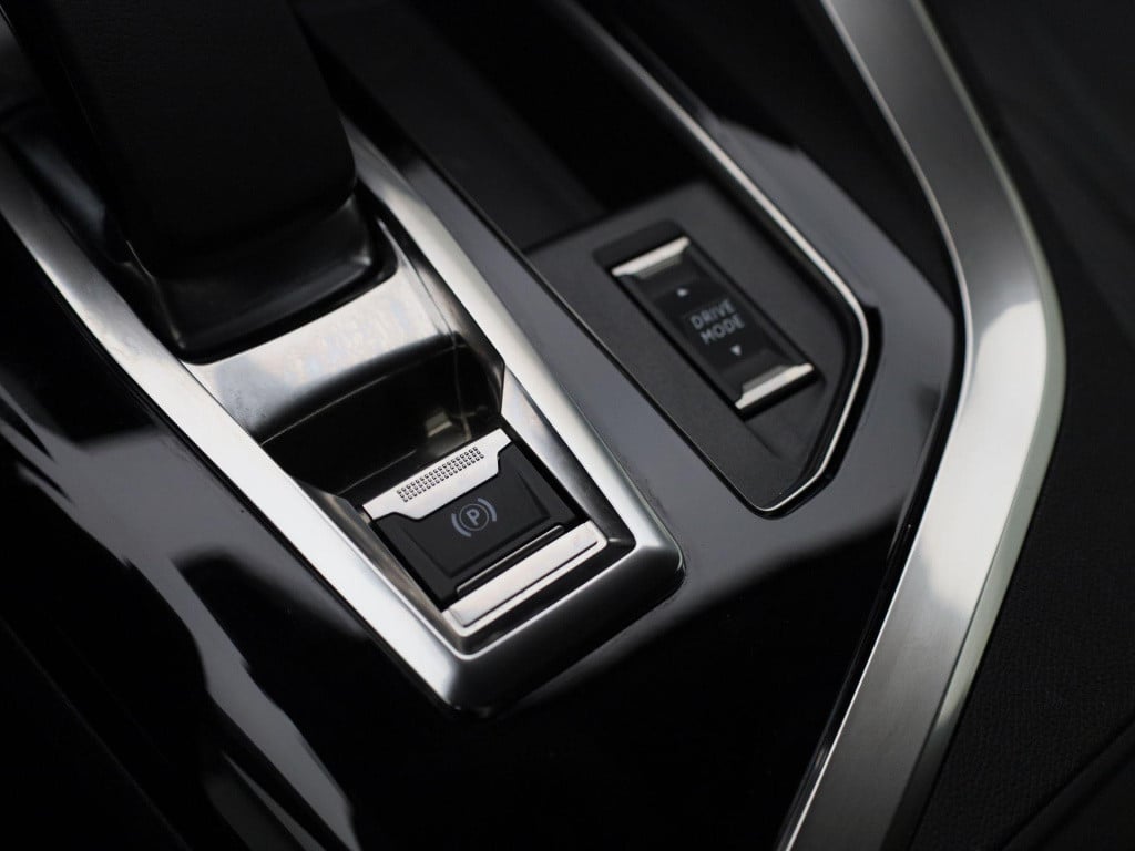 Peugeot 3008 1.6 hybrid 180 allure pack business | automaat | navigatie | v