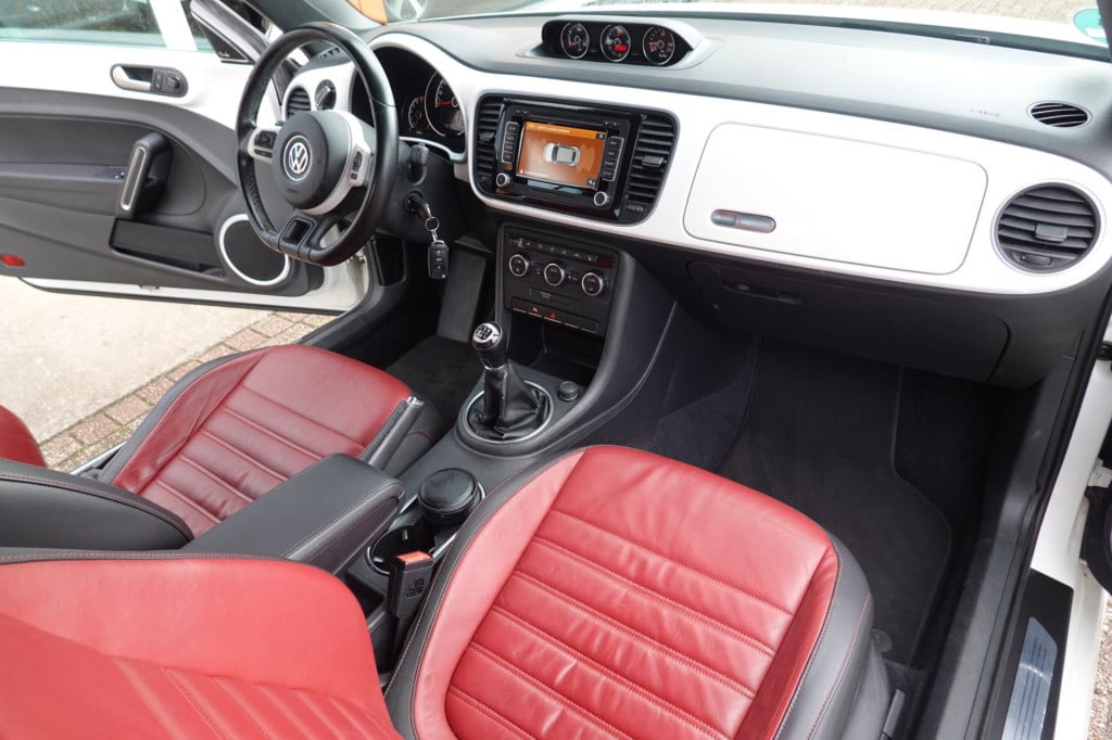 Volkswagen New Beetle cabriolet 1.4 tsi sport