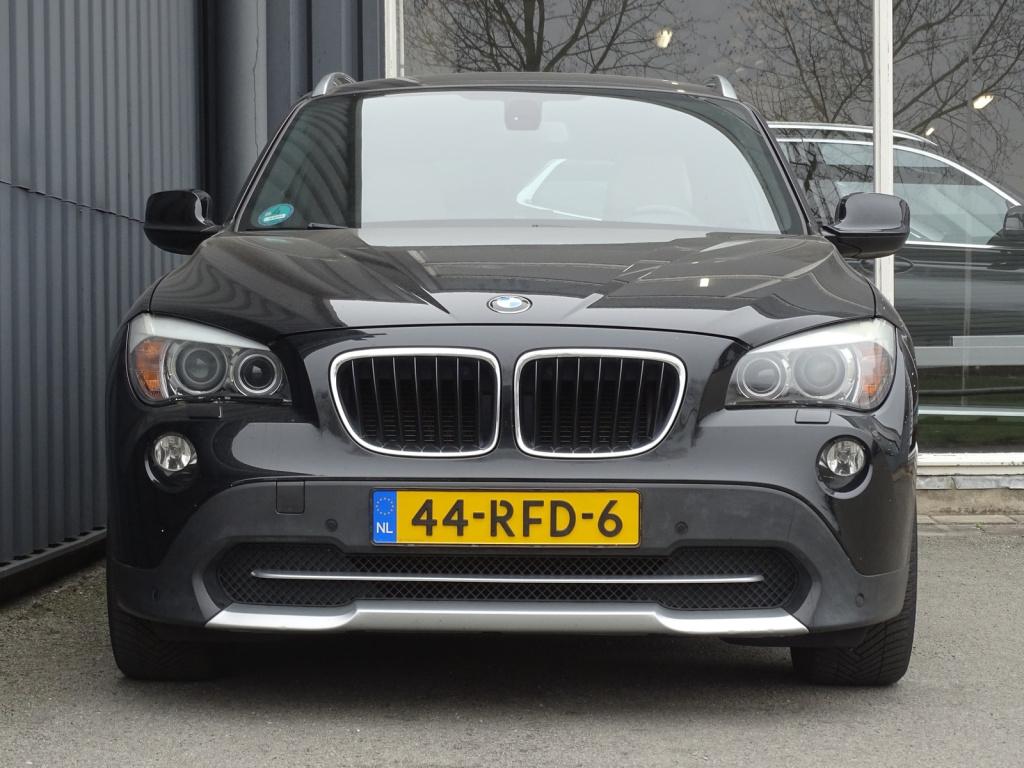 BMW X1 sdrive18i executive automaat | leder | bluetooth
